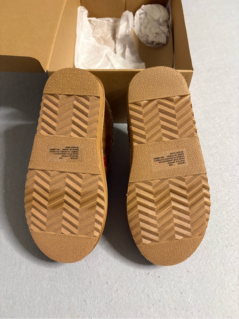 NWT Steve Madden Girls' Mads Slipper Tan Embroidered Cozy Slippers Sz 13 - Picture 5 of 7